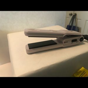 Brand New GVP Mini Flat Iron Travel Iron 1 1/2 in.